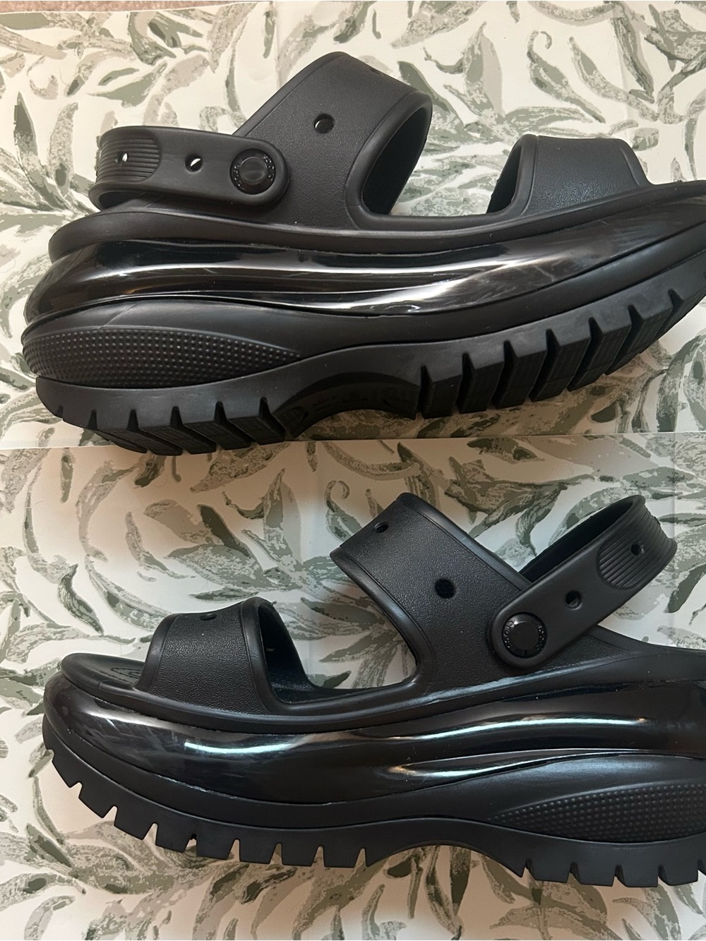 Mega Crush Crocs Black Sandal size 8 - Picture 3 of 7